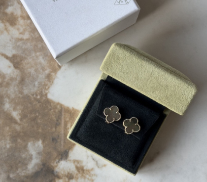 Серьги Van Cleef & Arpels Vintage Alhambra