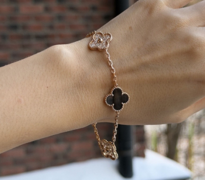 Браслет Van Cleef & Arpels Vintage Alhambra 5 мотивов