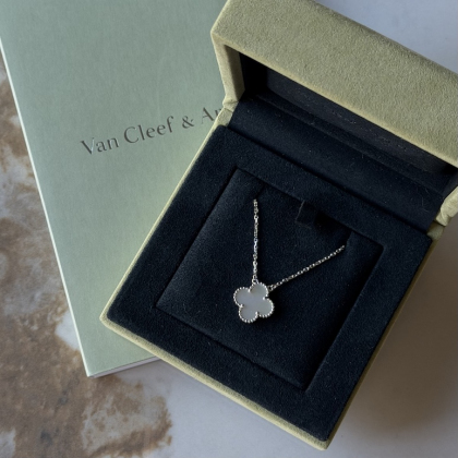 Подвеска Van Cleef & Arpels Vintage Alhambra